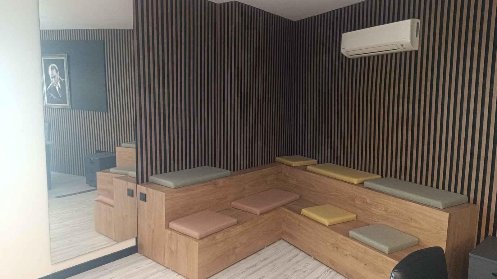 New Office lounge alanı